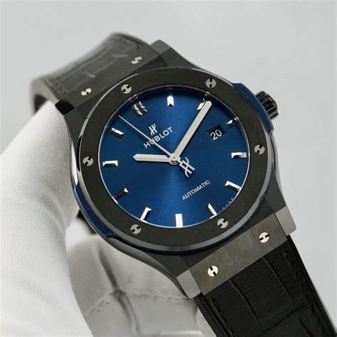giá của đồng hồ hublot